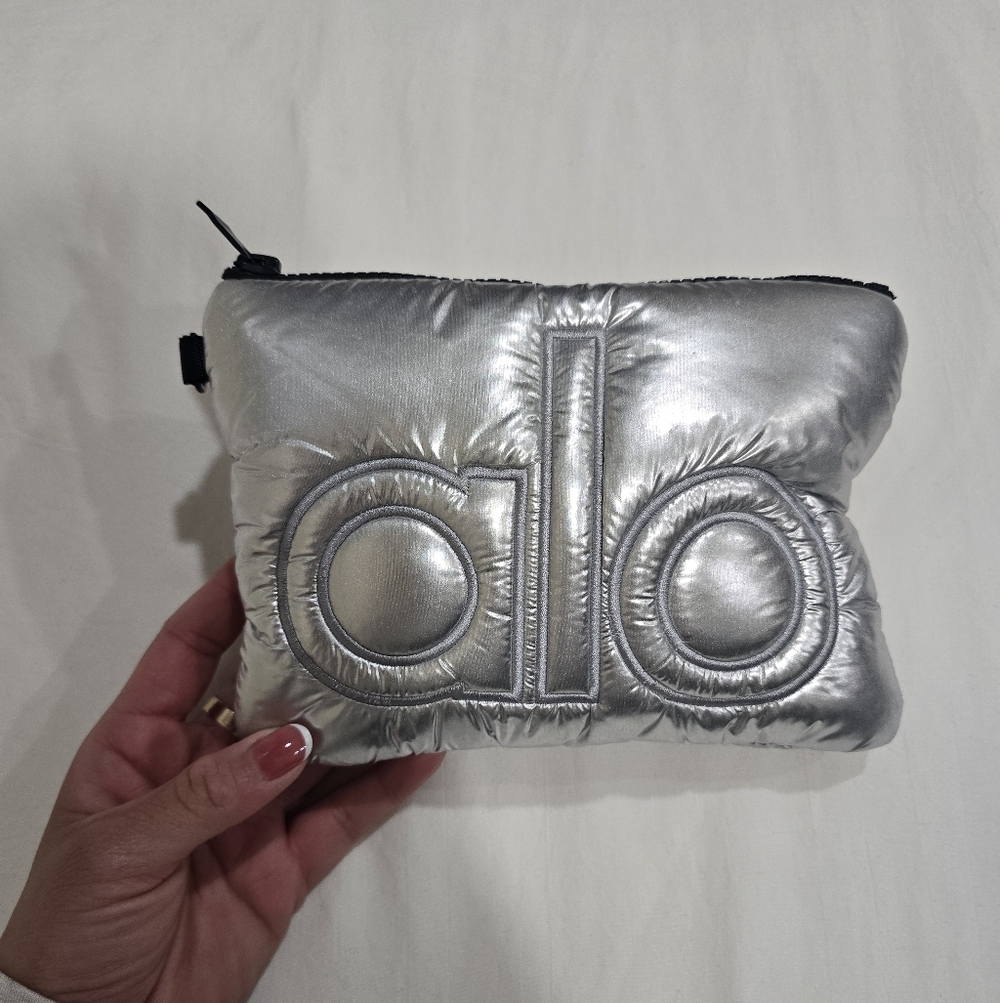 ALO Yoga Puffy Silver Zip Pouch